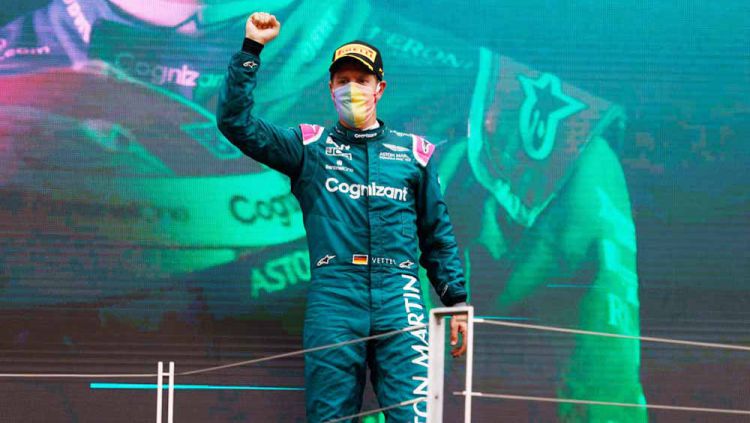 Vettel-Didiskualifikasi-Hamilton-Naik-ke-Posisi-Runner-up